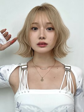 ロンドイディールバンダイ 新潟万代(Lond ideal) レイヤーボブ×ミルクティーベージュ