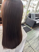 不自然にまっすぐにならない！ 経験が導く【やわらかナチュラル縮毛矯正】