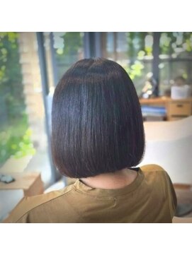 クルール(couleur) 乾かすだけでまとまる艶ボブ