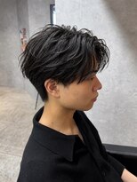 アンディ 御堂筋なんば店(ANDY)&nbsp;フェザーパーマメンズセンターパート黒髪似合わせカット