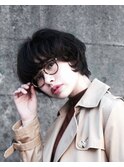 柔らかな動きのフェザーマッシュショート