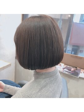 フィン(FiN by allure) 浦前ツバサ/大人かわいいこなれボブ透明感