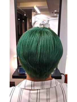 タイガ 上野御徒町(TAIGA) 髪質改善×インナーカラー(グリーン)【艶髪・美髪】