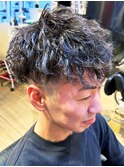 20代30代メンズツイストパーマ無造作マッシュツーブロック