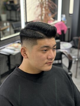 ヘアーラボ 樟葉(Hair Labo) サイドパート スキンフェード 南楠葉