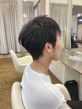 コワファースト 別府 黒髪ビジネスショート