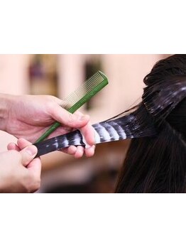 イキイキした美髪へ!天然栄養成分を髪質に合わせ調合!憧れの艶髪*[放出/トリートメント/縮毛矯正/白髪染め]