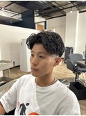 センターパート×フェザーパーマ