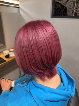 エストヘアーバイ フレンズ 新宿店(est hair by friends) ショートボブ/ブリーチカラー/ピンク