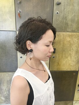 ヘアーアイスカルテット(HAIR ICI QUARTET) ショートボブ × ウェービー × パーマ × ミントアッシュ