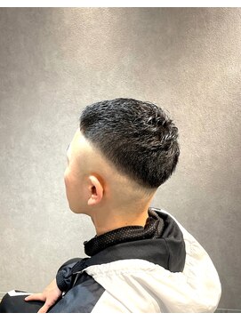 エルクロノス(L.Chronus) 0ｍｍスキンフェード×黄金比クロップカット