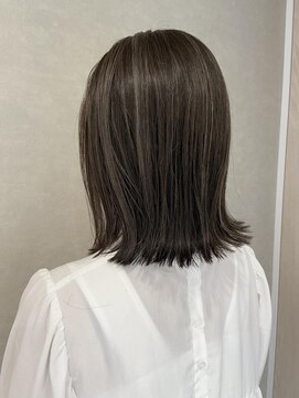シンプル(Simple) ハイライト×切りっぱなしボブ