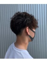 ブルーモスク トウキョウ(TOKYO)&nbsp;スーツ短髪ツーブロック束感モテる黒髪シークレットパーマ流行