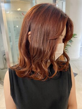 アクアオモテサンドウ(ACQUA omotesando) △ブリーチなしオレンジブラウン外ハネロブヘアミディアム