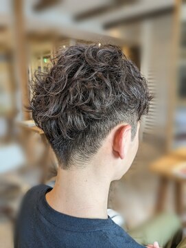 サロンドエー(SALON DE A) ショートパーマ。(メンズ)