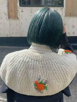 アデ オモテサンドウ(ade omotesando) ころんと可愛いミニボブヘア