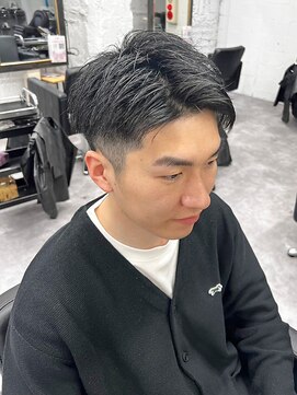 リア(riah) 刈り上げ/センターパート/ベリーショート/ビジネス