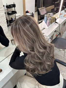 ブレンド 渋谷(BLend) バタフライレイヤーベージュカラー