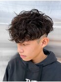 スペインカール極道パーマホワイトメッシュスキンフェード短髪
