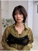 顔まわりレイヤーウルフくびれボブオリーブカラー