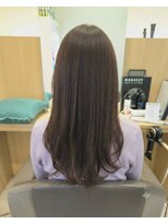 ウイ バイ ファースト 北四番丁店(u'i by first)&nbsp;フォギーベージュのロングスタイル
