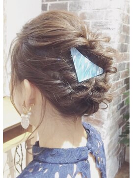 シエロ  池袋西口(Cielo) 【Sola by little]】華やかツイストアレンジ 担当(CHIKA)