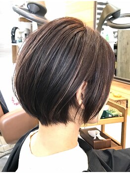 エフアイケー ヘア アンド ビューティ(F.I.K hair&beauty)の写真/立体感を生み出すカット技法で毎朝簡単に華やかショートに。思い切ったイメージチェンジもお任せください！