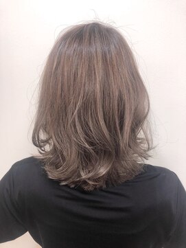 モ ディープ 泰夢(mo’Deep 泰夢) ピンクライトベージュ