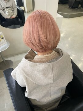 モノリス(monolith) 淡いピンクカラー