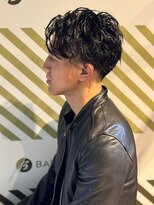 バーバーバー アカバネ(BARBER-BAR AKABANE)&nbsp;波巻きパーマ×センターパート リバースパーマ#2