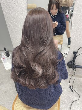 リリー(Lilley) くすみベージュ×姫カットレイヤー×韓国風巻き【ayana】