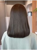 オリーブベージュミディアムレイヤー髪質改善顔周り美髪表参道