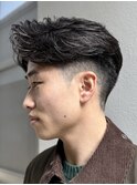 フェザーパーマ　センターパート　フェード