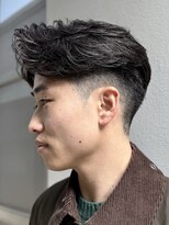 ニコ トウキョウ ロジック(nico TOKYO Logic)&nbsp;フェザーパーマ　センターパート　フェード