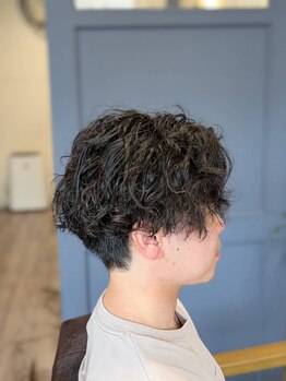 【大野城/春日原】ビジネスシーンに映える、洗練されたメンズスタイルを提案！清潔感も考え、施術します！