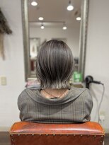 ヘアメイク アンフィ(amphi)&nbsp;シルバー系ハイライト