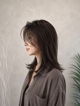 『"白髪染め"を続ける事で髪が痛むのが嫌』『いつも暗くなってしまう』そんな悩みはもうしなくていい！