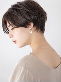 ショートヘア　ひし形シルエット　ニュアンスパーマショート