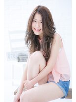 ヌーム 塚本店(NOOM)&nbsp;センターパート　柔らか　ロング　カジュアルパーマ