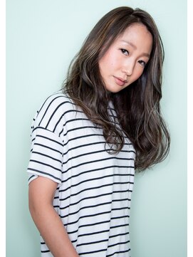 ヌメロ(Numerous) ふわっと揺れるフェザーロング