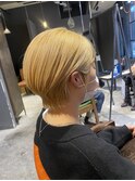 20代30代大人可愛い小顔ショート前下がりショート耳かけショート