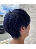 ベリーショート　ハイトーンカラー　ブリーチ　ネイビーカラー
