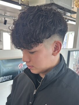 ウェイビーエフティフィフス 横浜西口(WAVEY ft.fifth) スペインカールツイストスパイラルパーマ波巻きパーマ横浜西口