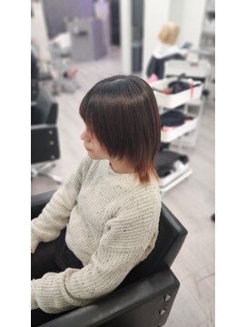 ミステル(MISTEL) 艶髪ストレート(ショート)