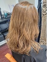 ローレン(LOREM)&nbsp;ウェーブ/大人ミディ/モテ髪/ハイトーン/透明感カラー/秋冬ヘア