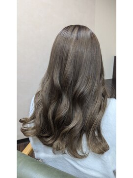 レアナ バイ ニーナ(Leana by NINA) ベージュカラー