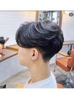 ヘアーサロン カヴィエ(hair salon covie)&nbsp;フェザーショート　テーパーフェード　センターパート