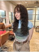 ロングウェーブのハードスパイラルパーマ