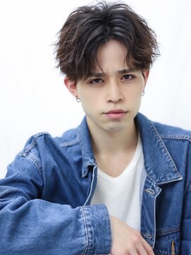 フレームプラス 御堂筋難波店(FRAME +) センター分けマッシュメンズショート