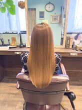 とにかくダメージと癖がひどい。縮毛矯正とはいかないけれど癖までなんとかしたい人は酸熱トリートメントを